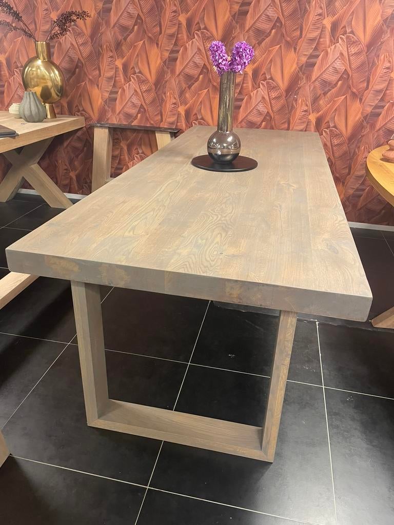 Massief eiken eettafel 250x100 cm – uitverkoop €399, Ophalen, Nieuw, Rechthoekig, Hout