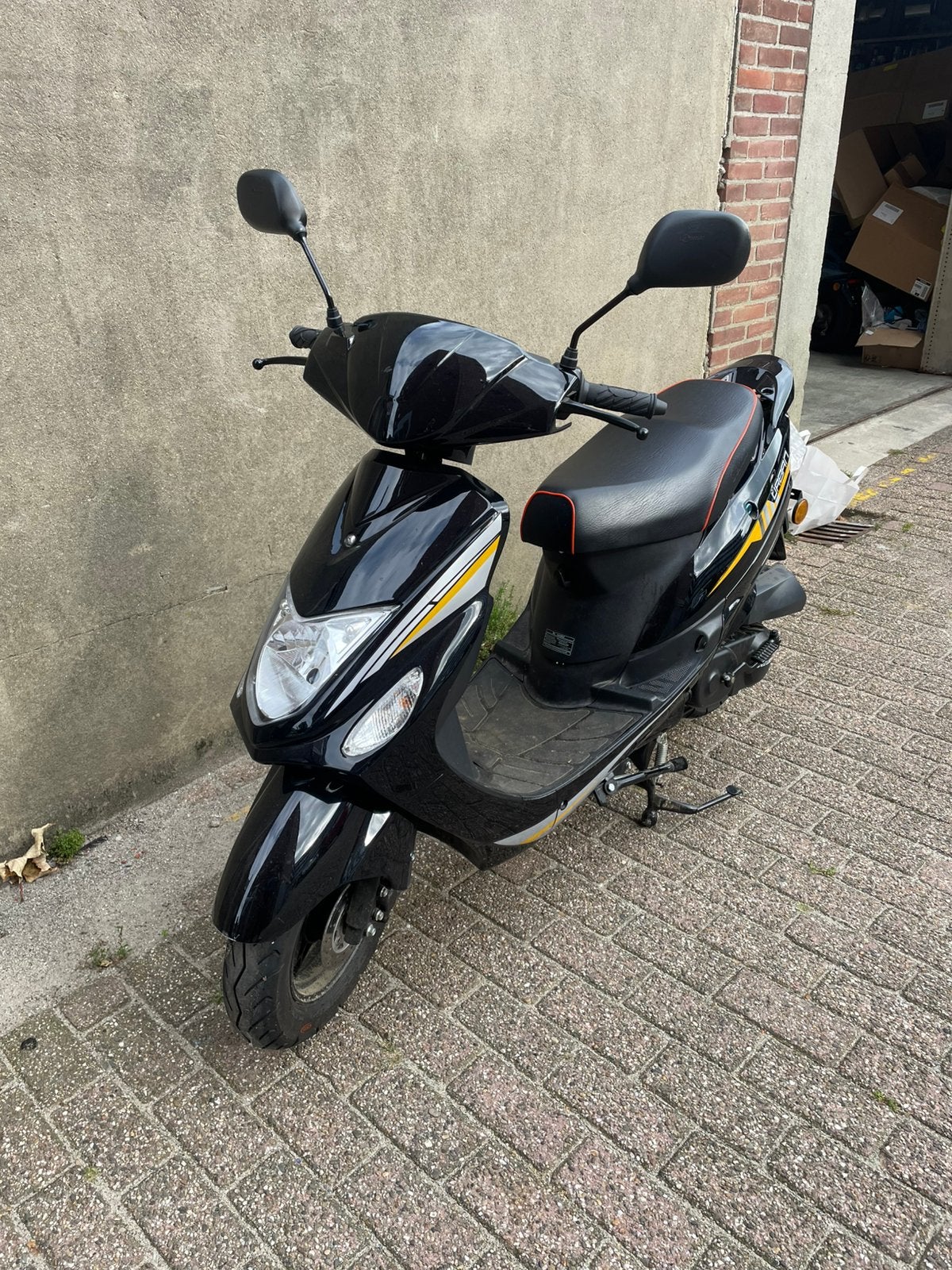 Senzo urban snorscooter, Ophalen, Zo goed als nieuw, Benzine, Maximaal 25 km/u