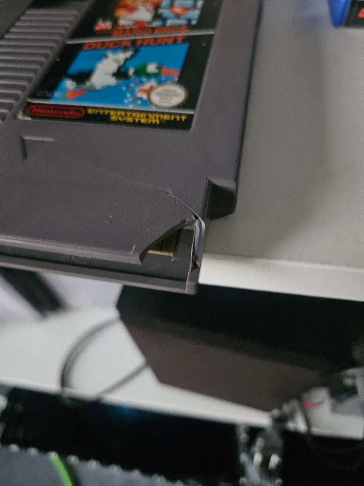 Super Mario / Duck Hunt NES - werkend, hoekje eraf, Spelcomputers en Games, 1 speler, Ophalen of Verzenden, Gebruikt, Vanaf 3 jaar