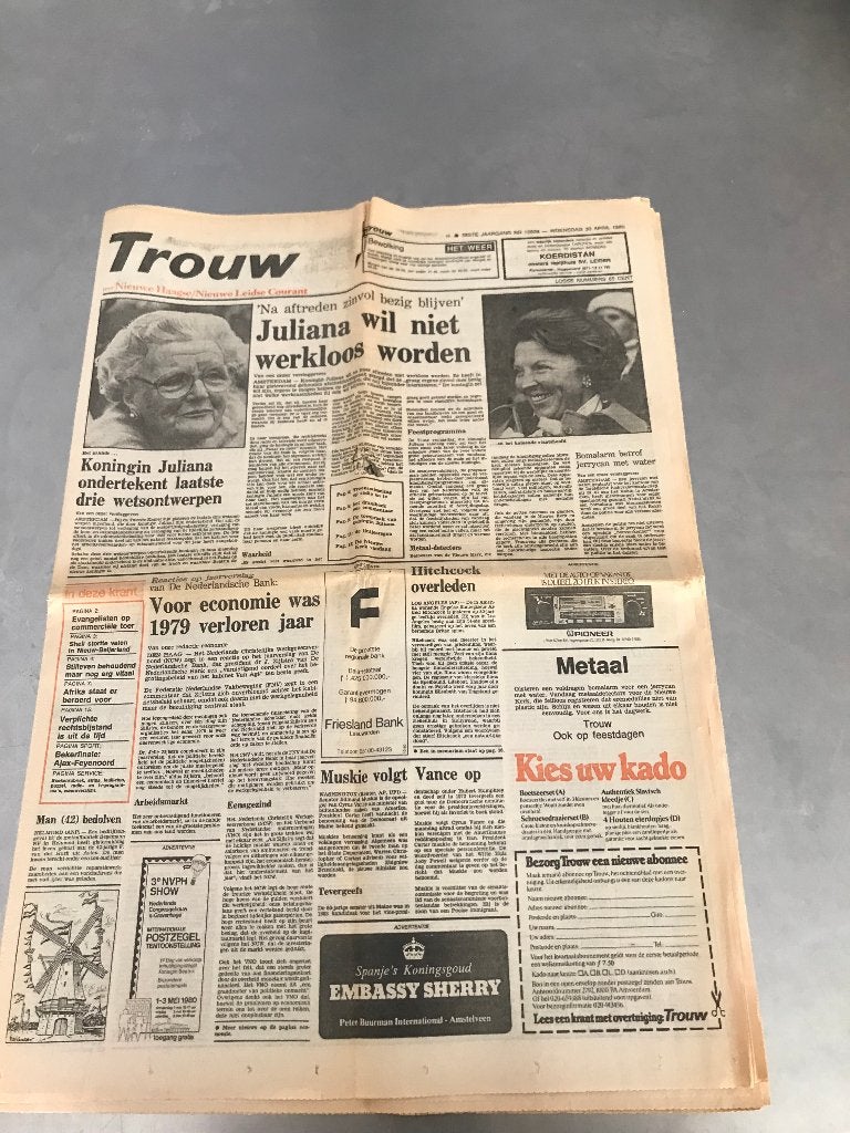 Trouw  met Nieuwe HaagseNieuwe Leidse Courant  30 april 1980, Ophalen of Verzenden, 1980 tot heden, Krant