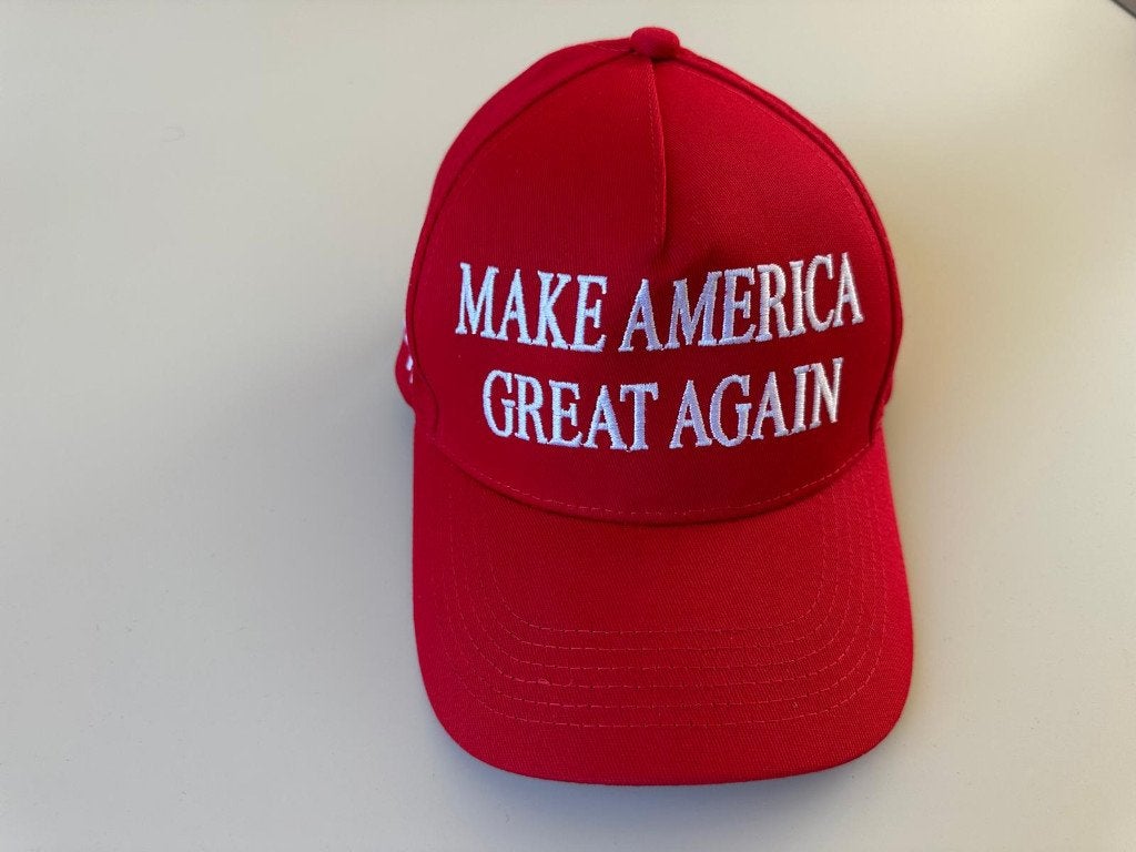 MAGA Trump PET ROOD, Kleding | Heren, Hoeden en Petten, Verzenden, Nieuw, One size fits all, Pet