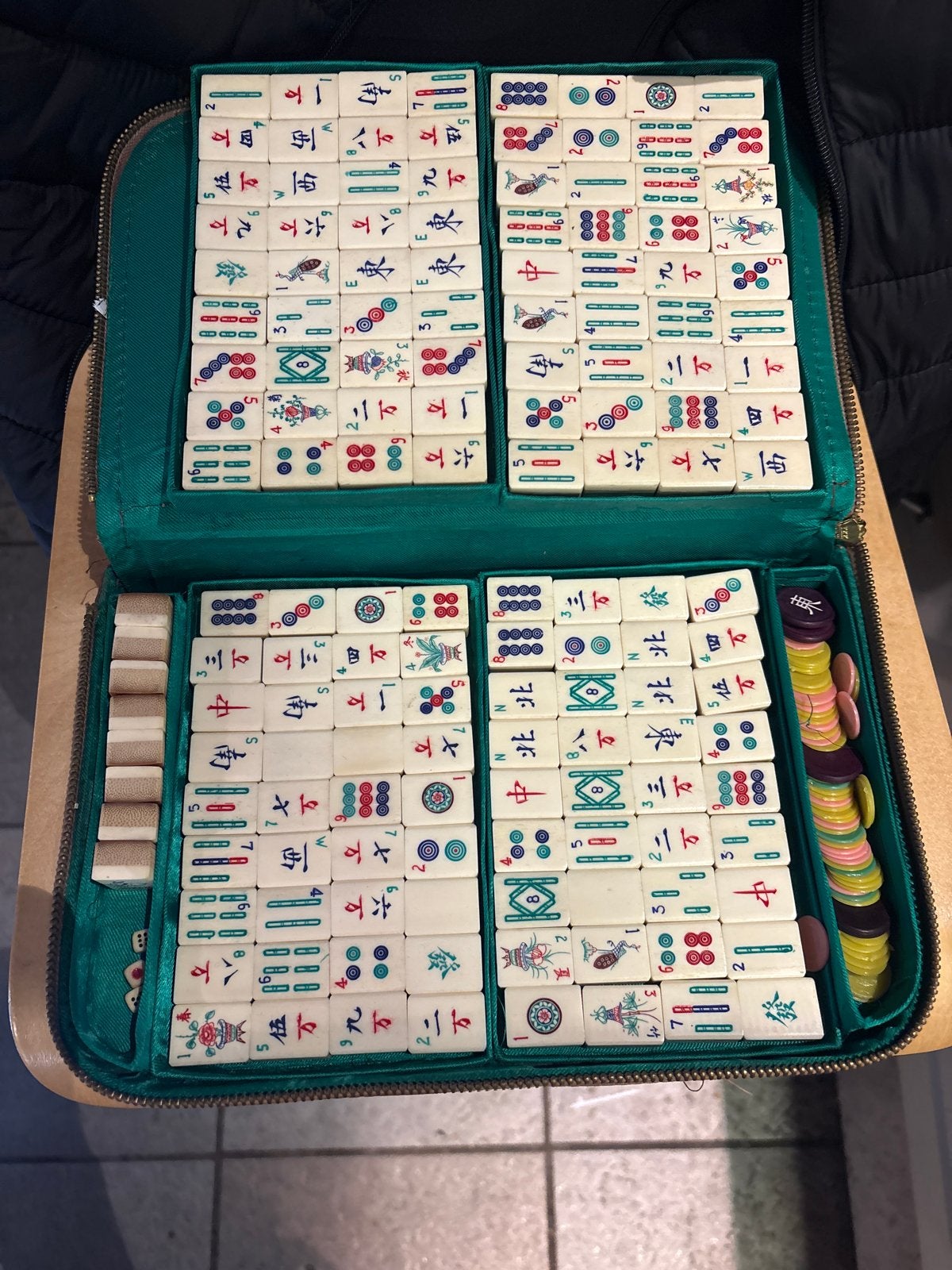 Vintage Mahjong set van been, Drie of vier spelers, Ophalen of Verzenden, Gebruikt