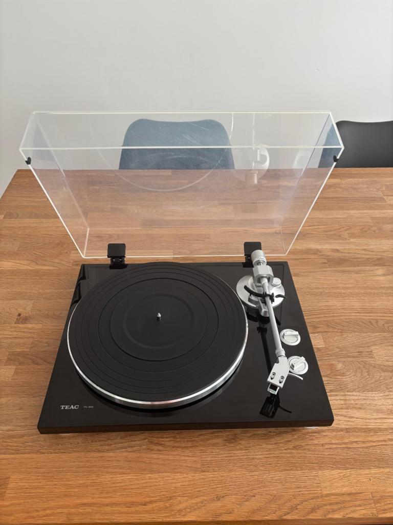 Teac TN-300 platenspeler met phono voorversterker, Zo goed als nieuw, USB-aansluiting, Platenspeler, Ophalen