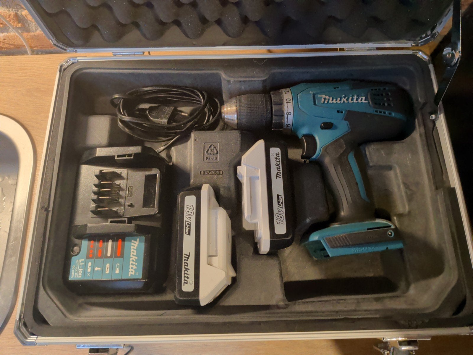 Makita DF457D met Koffer en Accessoires, Ophalen, Variabele snelheid, Boor- en Schroefmachine, Gebruikt