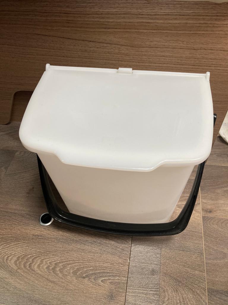 Witte prullenbak afvalemmer 8 liter voor de camper, Caravans en Kamperen, Ophalen, Zo goed als nieuw