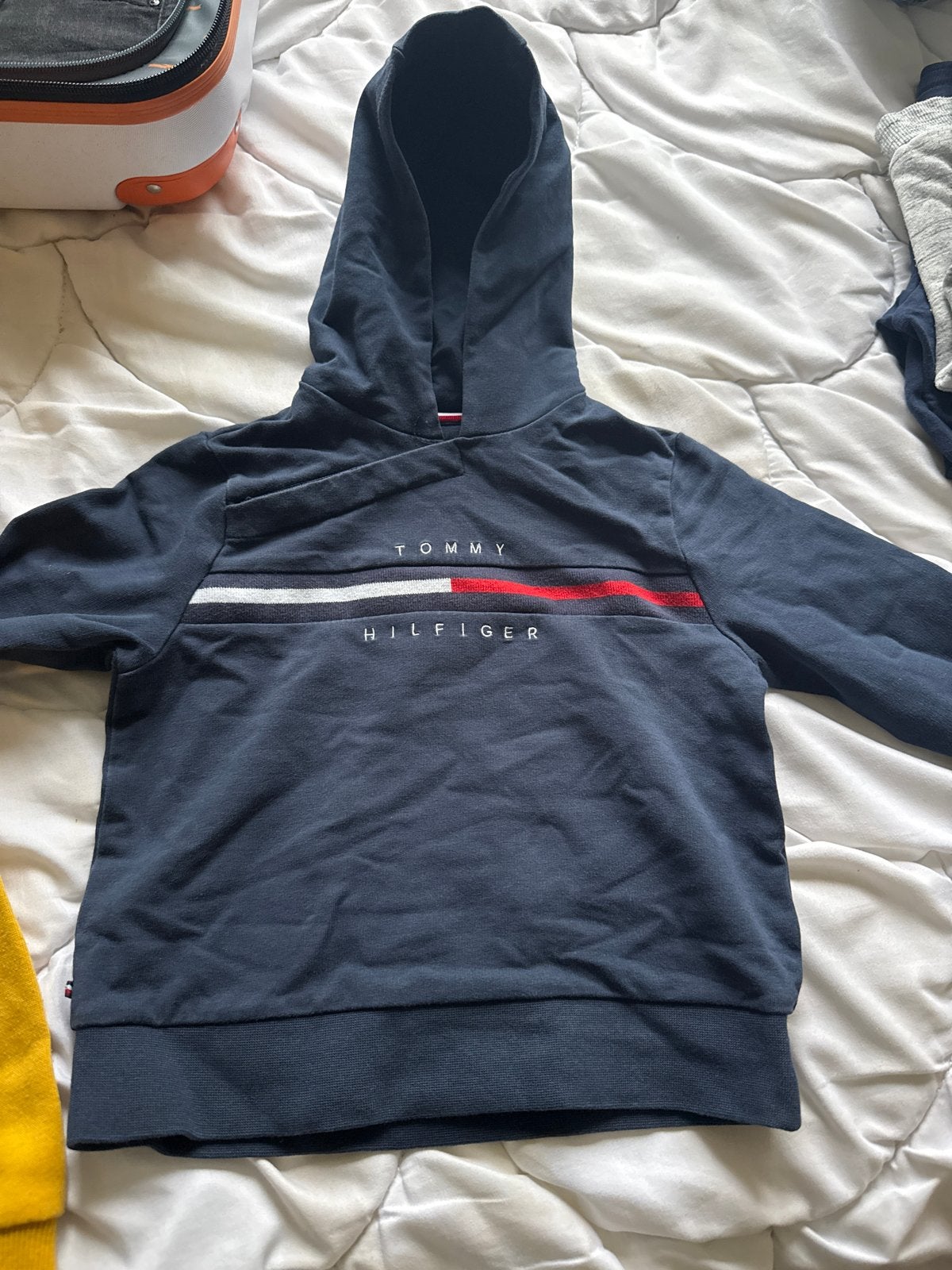 Tommy Hilfiger & Jurassic World Hoodies Maat 92 Jongen, Ophalen of Verzenden, Gebruikt, Jongen, Trui of Vest