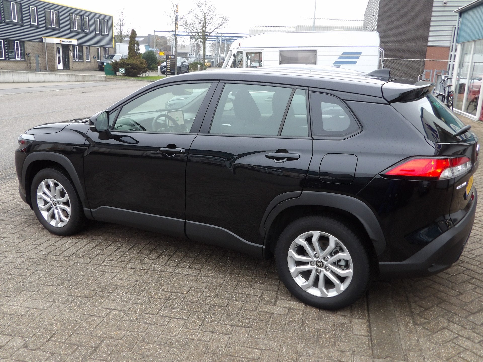 Foto 3 van Toyota Corolla Cross 2.0 High Power Hybrid Active (bj 2023)