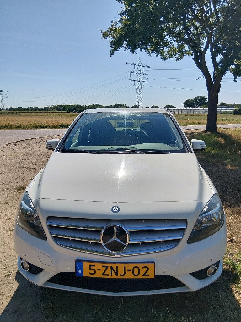 Mercedes-Benz B-Klasse 1.6 B180 5DRS 2013 Wit, Auto's, Mercedes-Benz, Voorwielaandrijving, Stof, 4 cilinders, 1595 cc