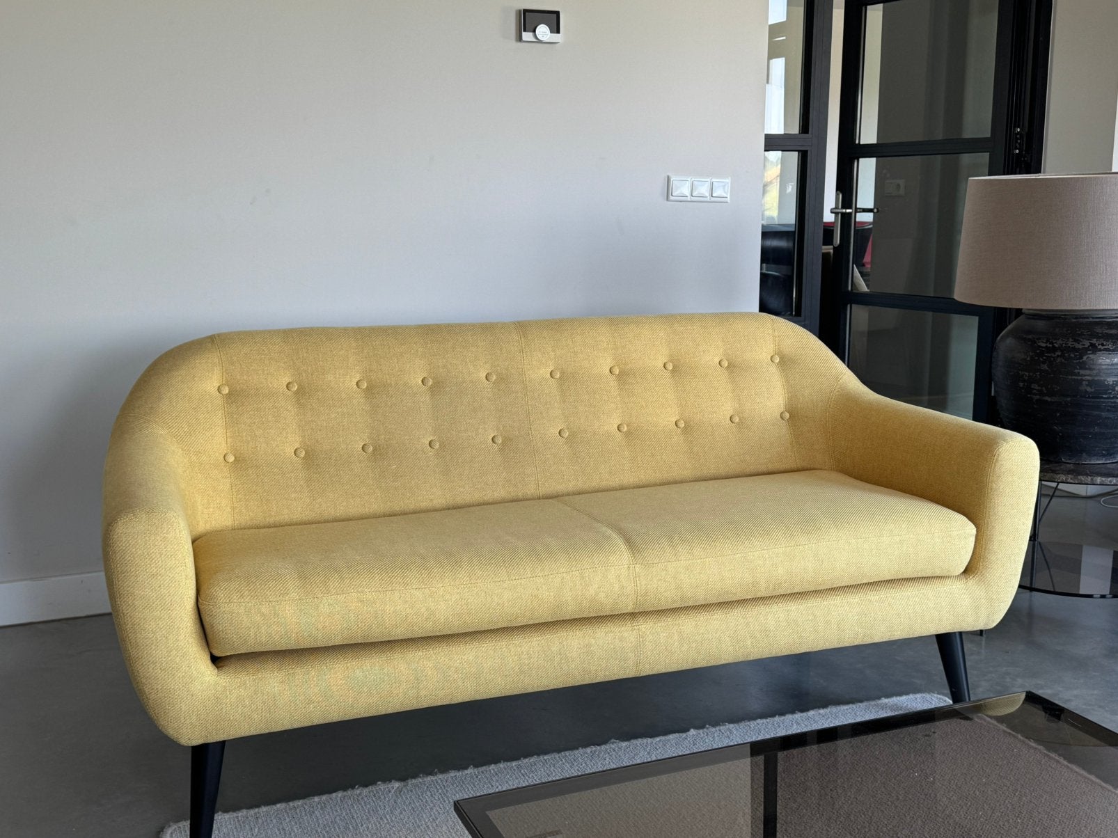 Als nieuw bank - Ideaal voor kleine ruimtes 185 cm, Huis en Inrichting, Banken | Bankstellen, Design, 150 tot 200 cm, Tweepersoons
