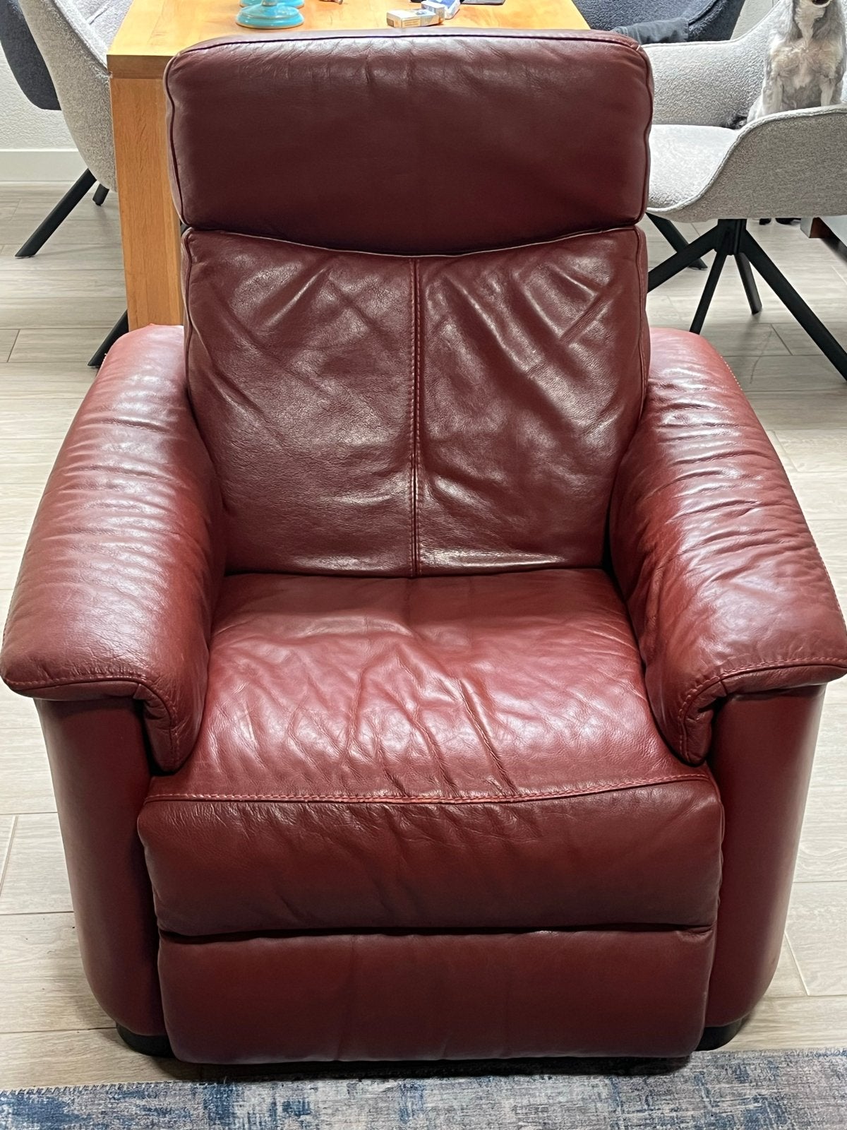 Relaxfauteuil - Donkerrood leer, zeer netjes, Ophalen, Gebruikt, Leer