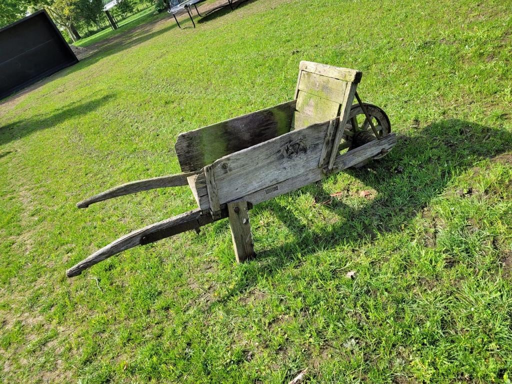 Antieke kruiwagen, Ophalen, Gebruikt