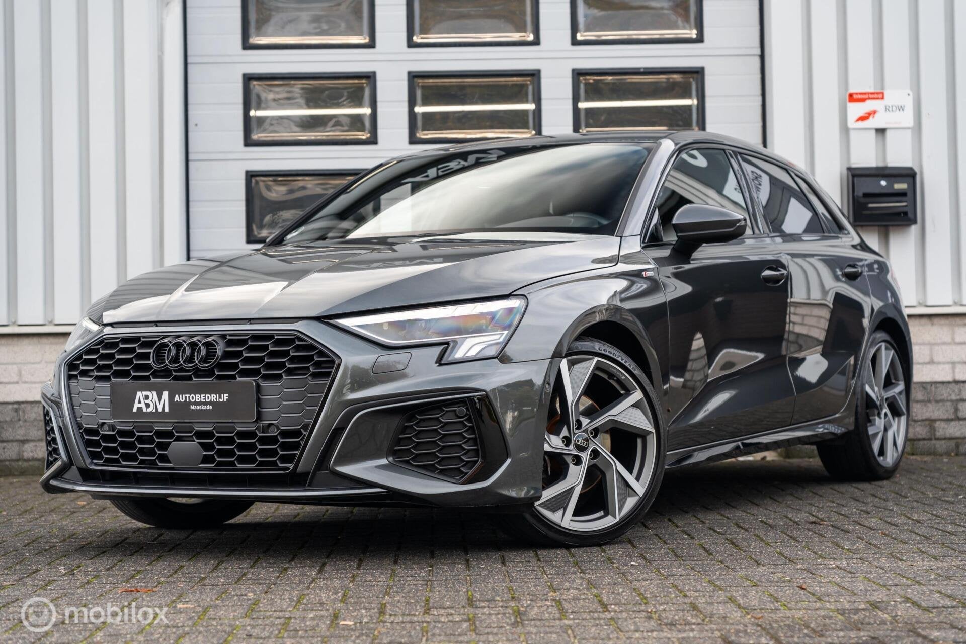 Audi A3 Sportback 35 TDI 3X S-LINE MATRIX B&O Edition one, Dealer onderhouden, Gebruikt, 4 cilinders, 150 pk