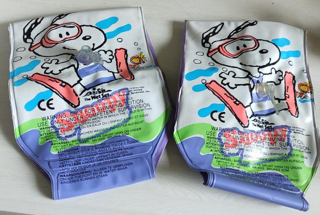 2 zwembandjes PEANUTS Snoopy, Ophalen of Verzenden, Zo goed als nieuw