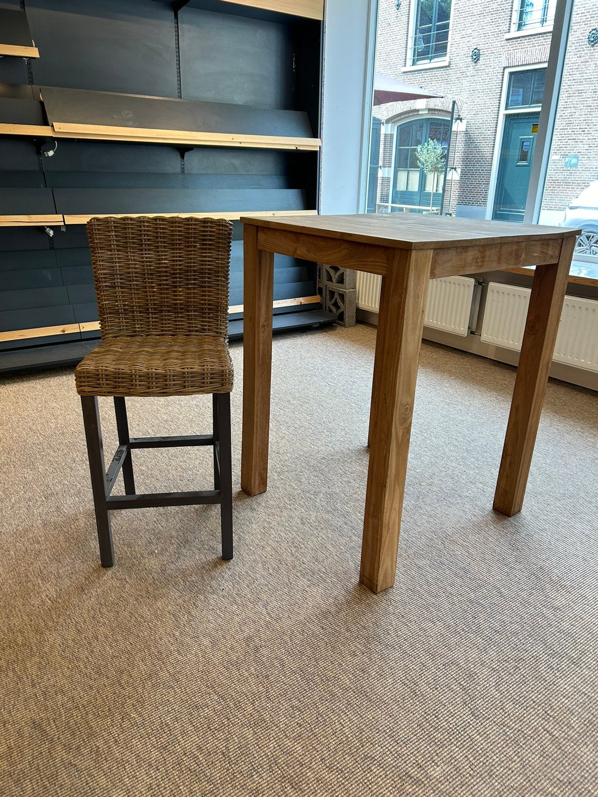 Tafel en stoel te koop, Ophalen, Zo goed als nieuw