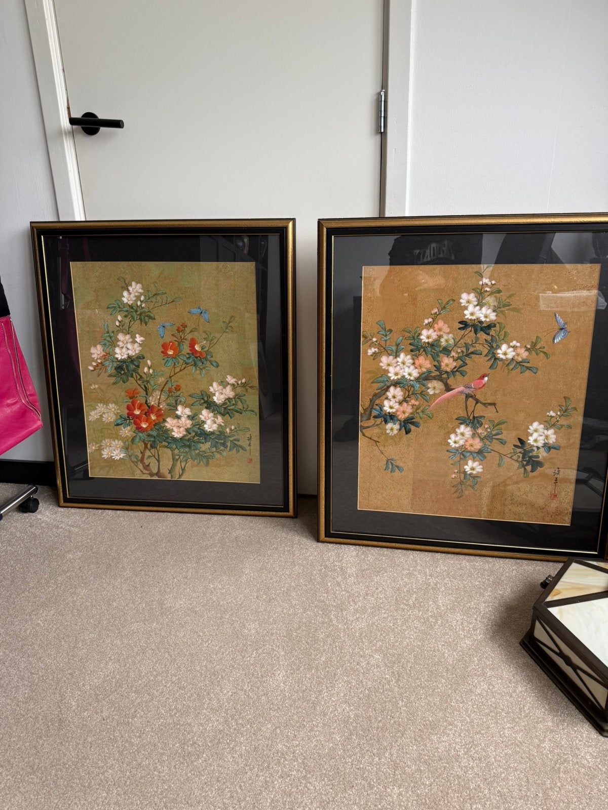 Twee Chinees schilderijen aquarel op kurk achter glas, Ophalen