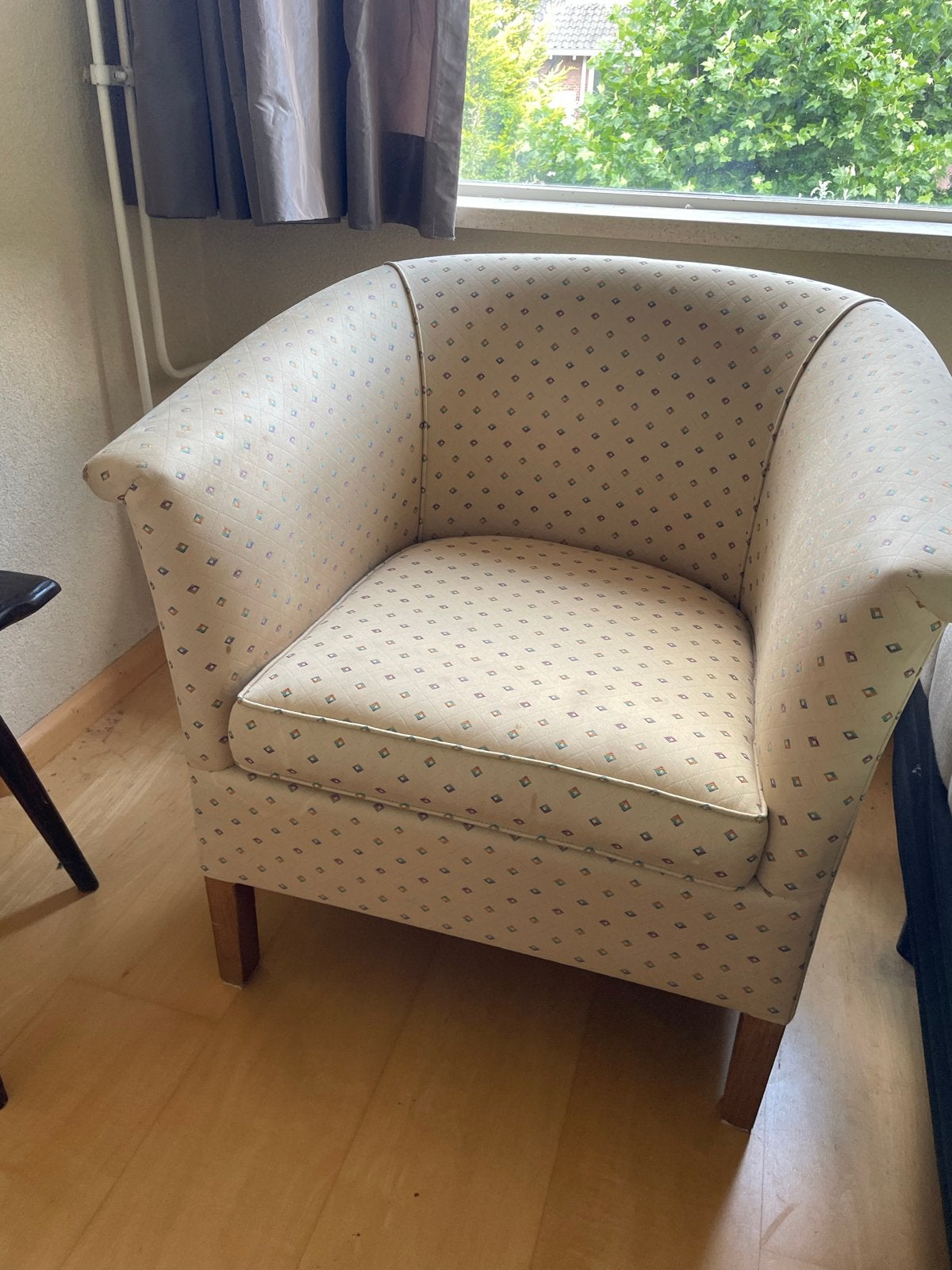 Comfortabele fauteuil met patroon, Ophalen, Gebruikt, Stof, 75 tot 100 cm