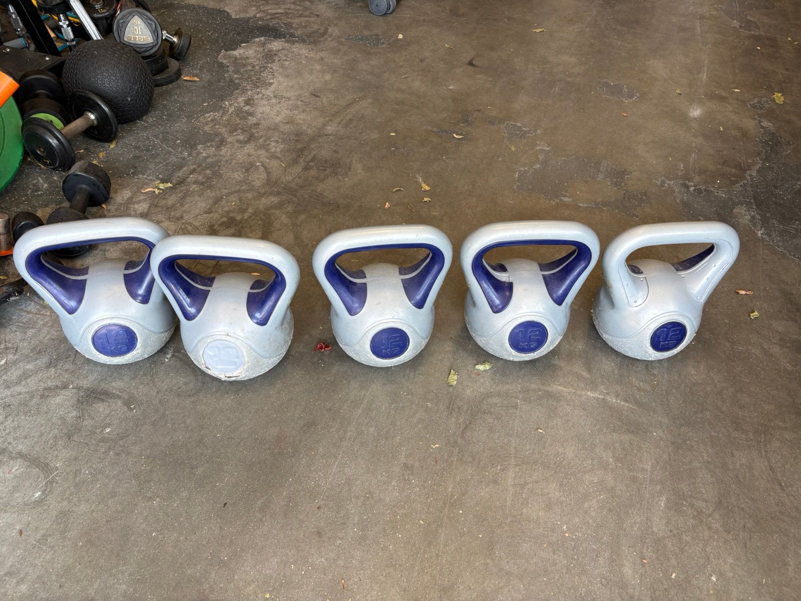 5 x 12 kg kettlebell beschadigd kettlebells, Ophalen, Gebruikt, Beschadigd, Kettlebells
