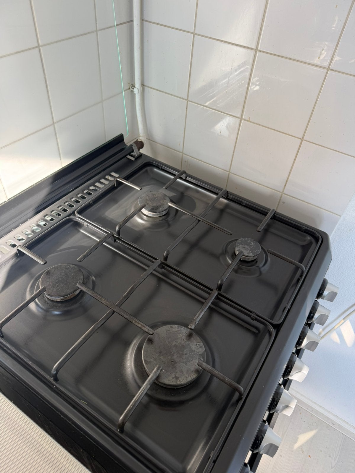 Fornuis oven, Witgoed en Apparatuur, Fornuizen, Ophalen, 4 kookzones, Zo goed als nieuw, Gas
