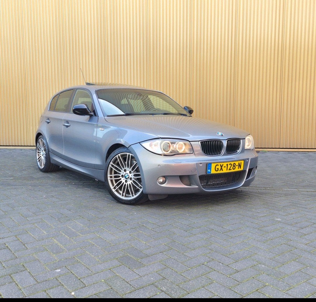 BMW 1-Serie 3.0 130i LCI 2011 Grijs Harman-Kardon, Auto's, Achterwielaandrijving, Zwart, 258 pk, 2996 cc