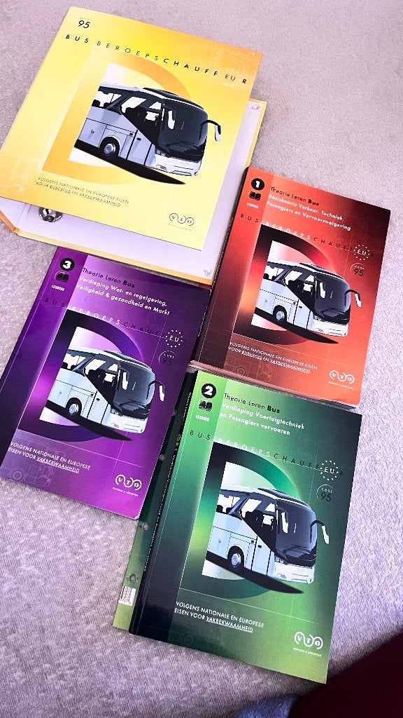 Bus theorie boeken inclusief code 95, Boeken, Studieboeken en Cursussen, Ophalen, Alpha, Zo goed als nieuw, Niet van toepassing