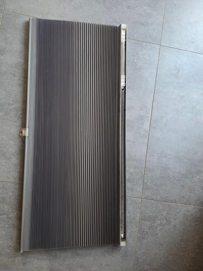 IKEA Hoppvals Plisségordijn - Grijs, Ophalen, 50 tot 100 cm, Zo goed als nieuw, Grijs
