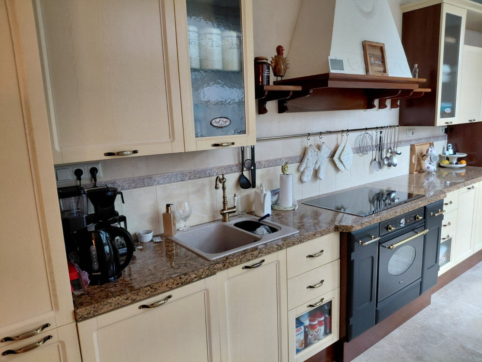 Itialiaanse Scavolini vanille kleur keuken met boretti oven, Ophalen, Gebruikt, Overige kleuren, Graniet of Steen