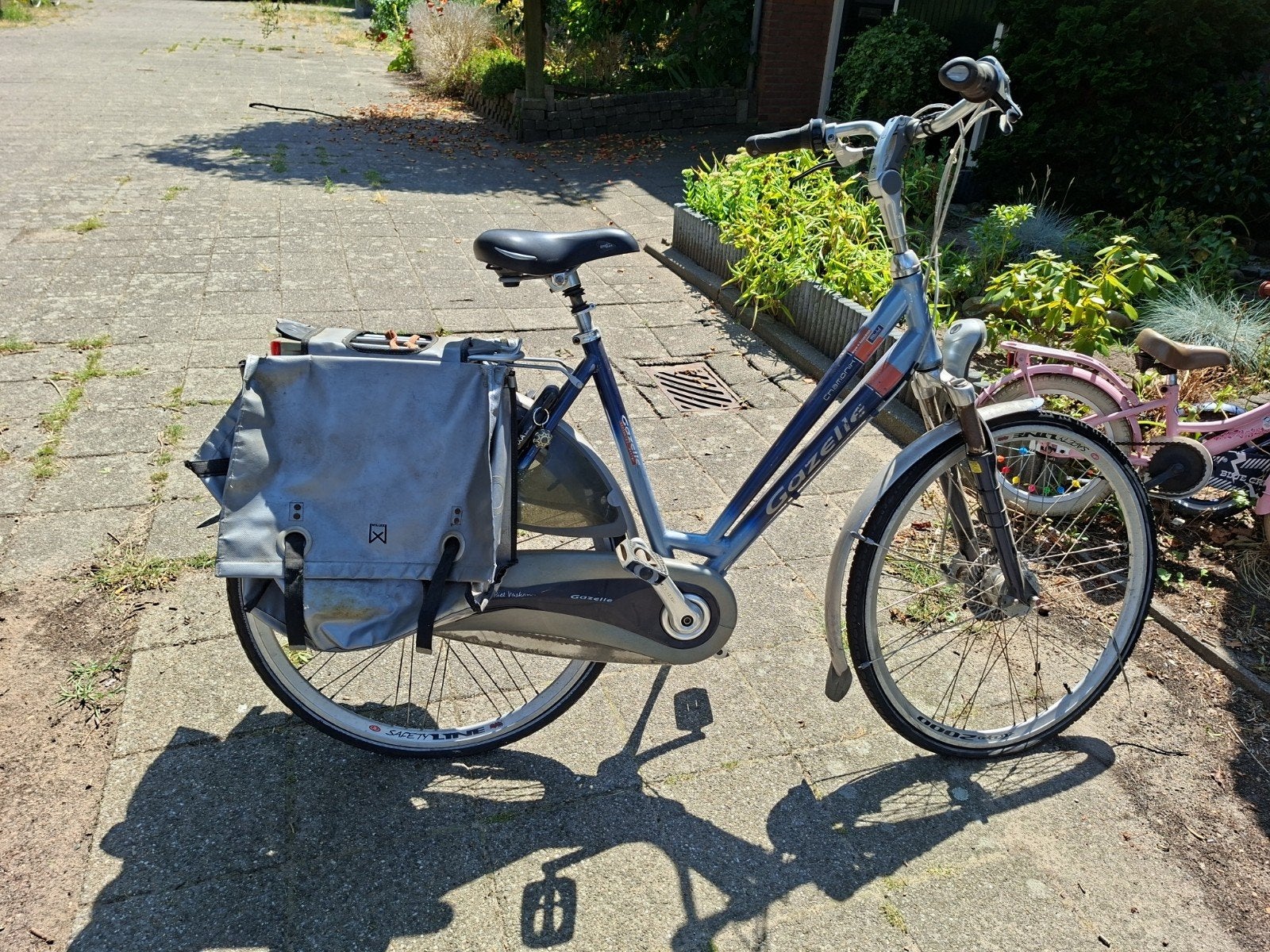 Gazelle damesfiets met fietstassen, Ophalen, Velgrem, Versnellingen, Gazelle