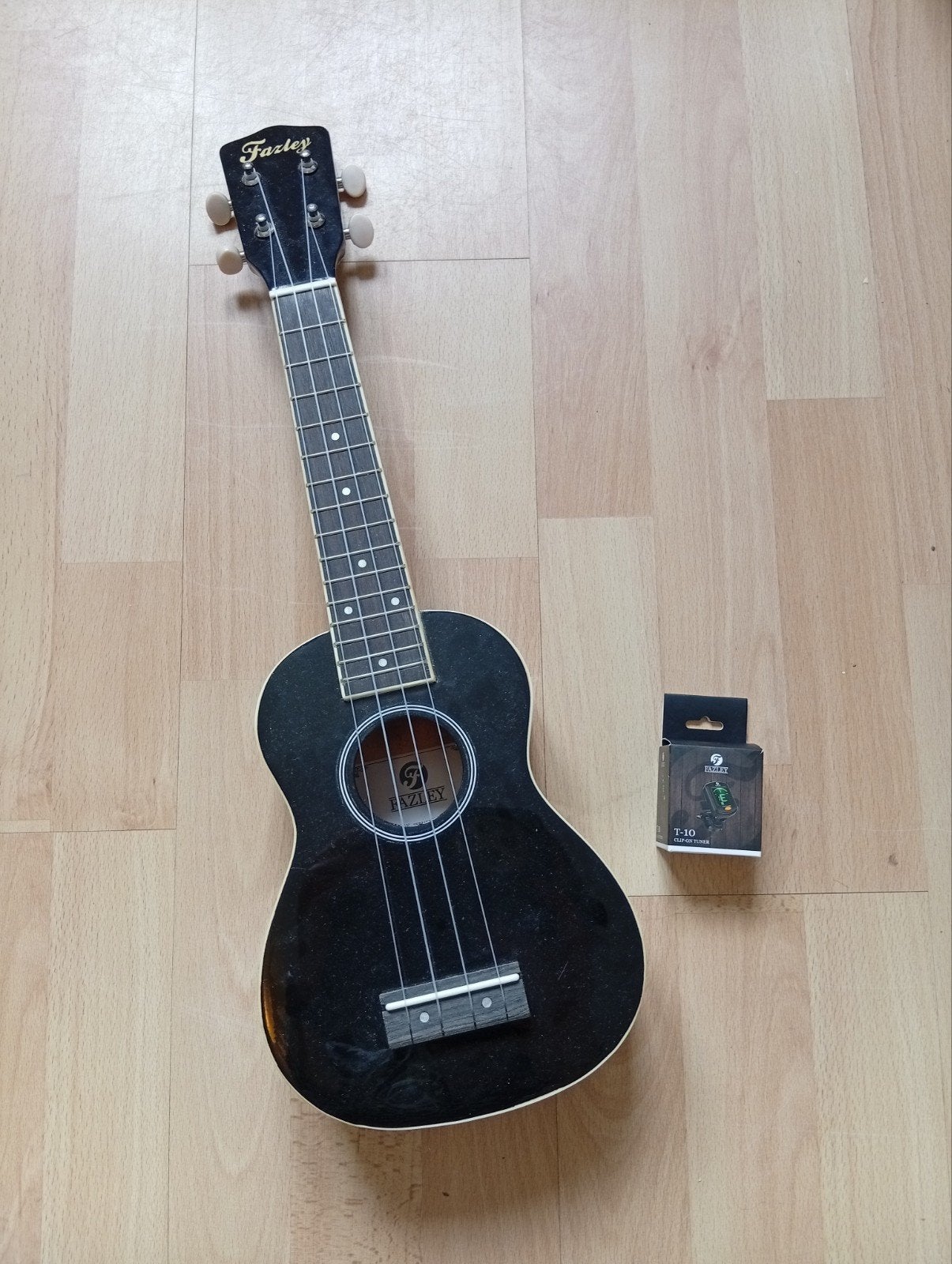 ukele met stemkastje, Ophalen, Gebruikt, Klassieke of Spaanse gitaar