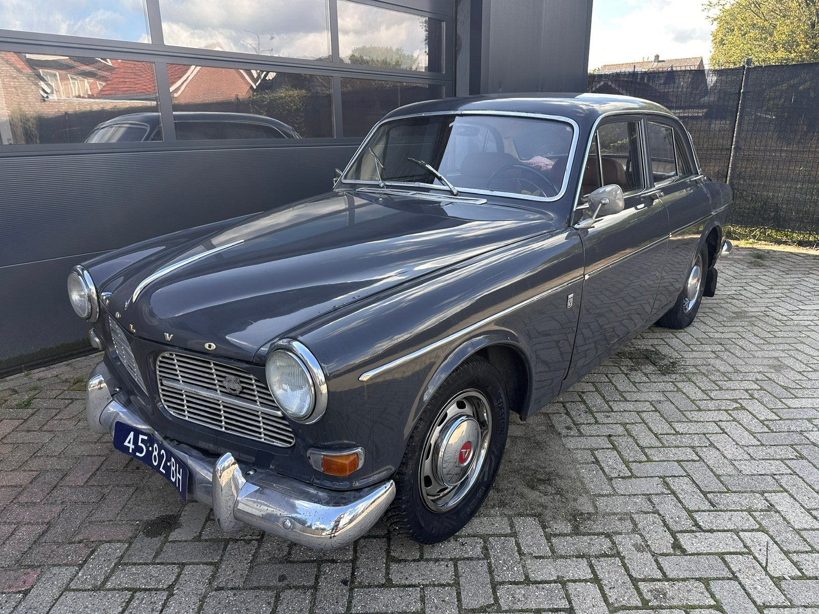 Volvo P130 1.8 1967 grijs LPG, overdrive, gereviseerde motor, Auto's, 4 cilinders, Origineel Nederlands, Overige kleuren, Handgeschakeld