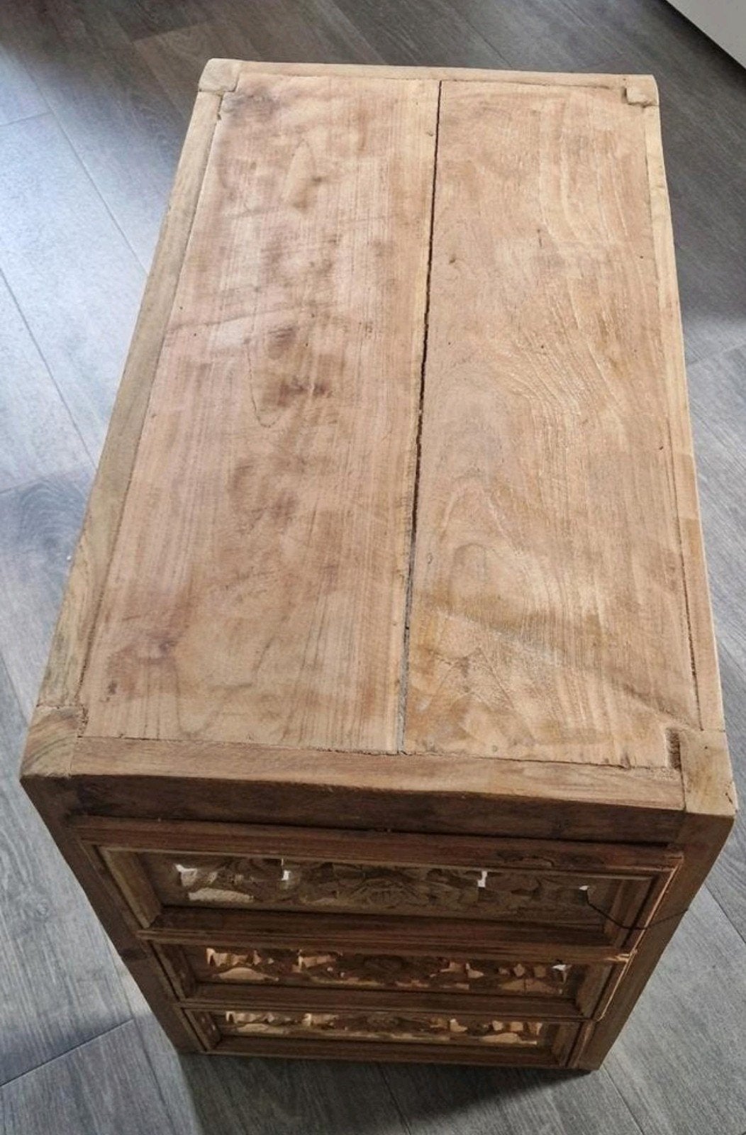Uniek handgesneden houten bijzettafel/krukje (nieuw), Ophalen