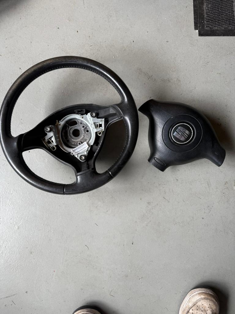 Seat leon stuur + airbag, Auto-onderdelen, Besturing, Ophalen of Verzenden, Gebruikt, Seat