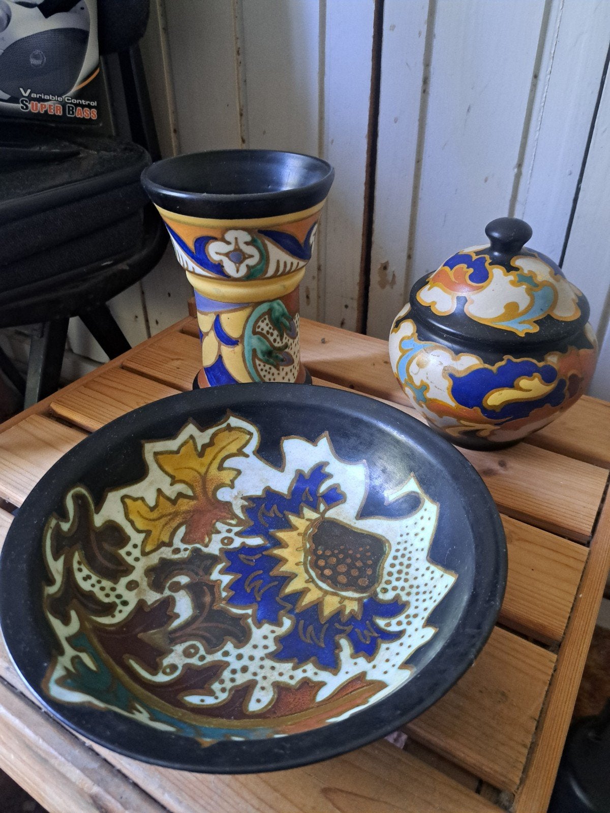 Plateel aardewerk schaal met  vaas en pot, Ophalen