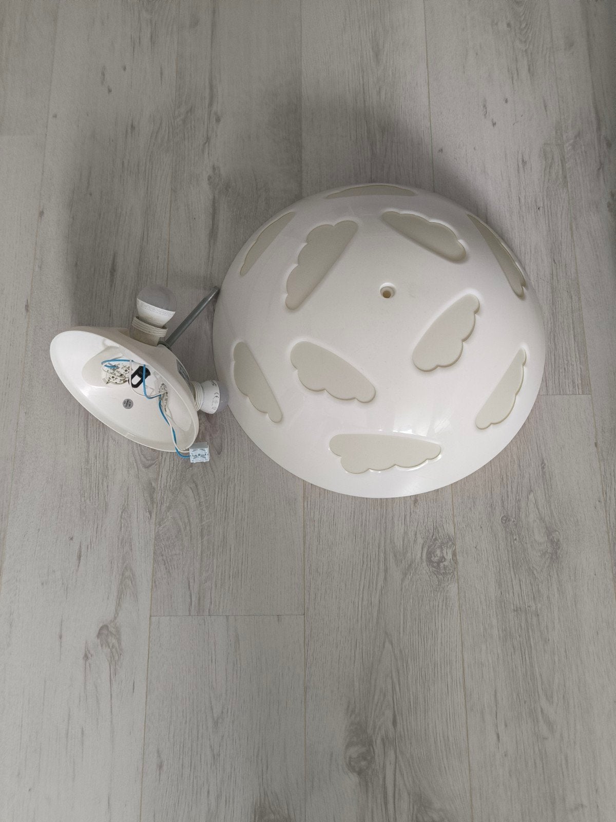 Ikea kinderlamp met wolken - Plafondlamp, Ophalen of Verzenden, Gebruikt, Kinderlijk, speels, modern