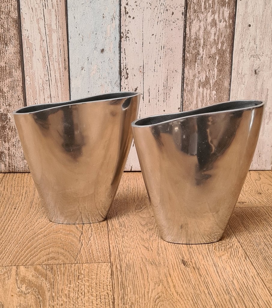 2 smalle aluminium vazen, Huis en Inrichting, Woonaccessoires | Vazen, Overige materialen, Ophalen of Verzenden, Zo goed als nieuw