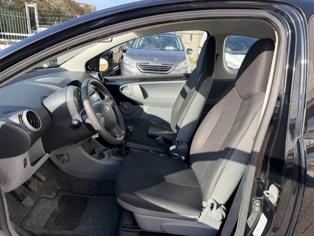 Toyota Aygo 1.0-12V Access APK T/M 5-3-2027, Auto's, Voorwielaandrijving, Dealer onderhouden, Stof, Gebruikt