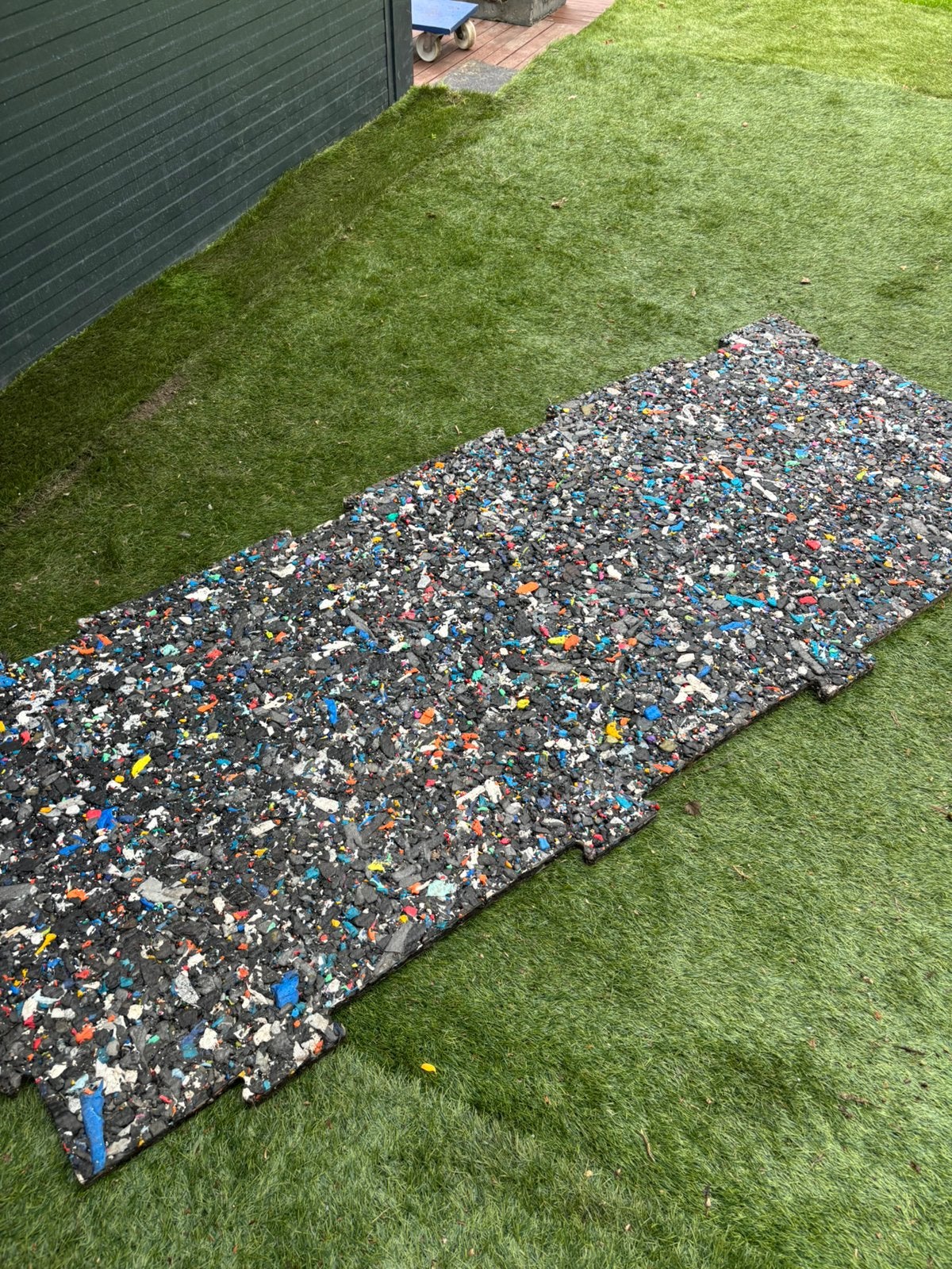 Onderplaten voor onder kunstgras., Tuin en Terras, Ophalen, Zo goed als nieuw, 10 tot 20 m²