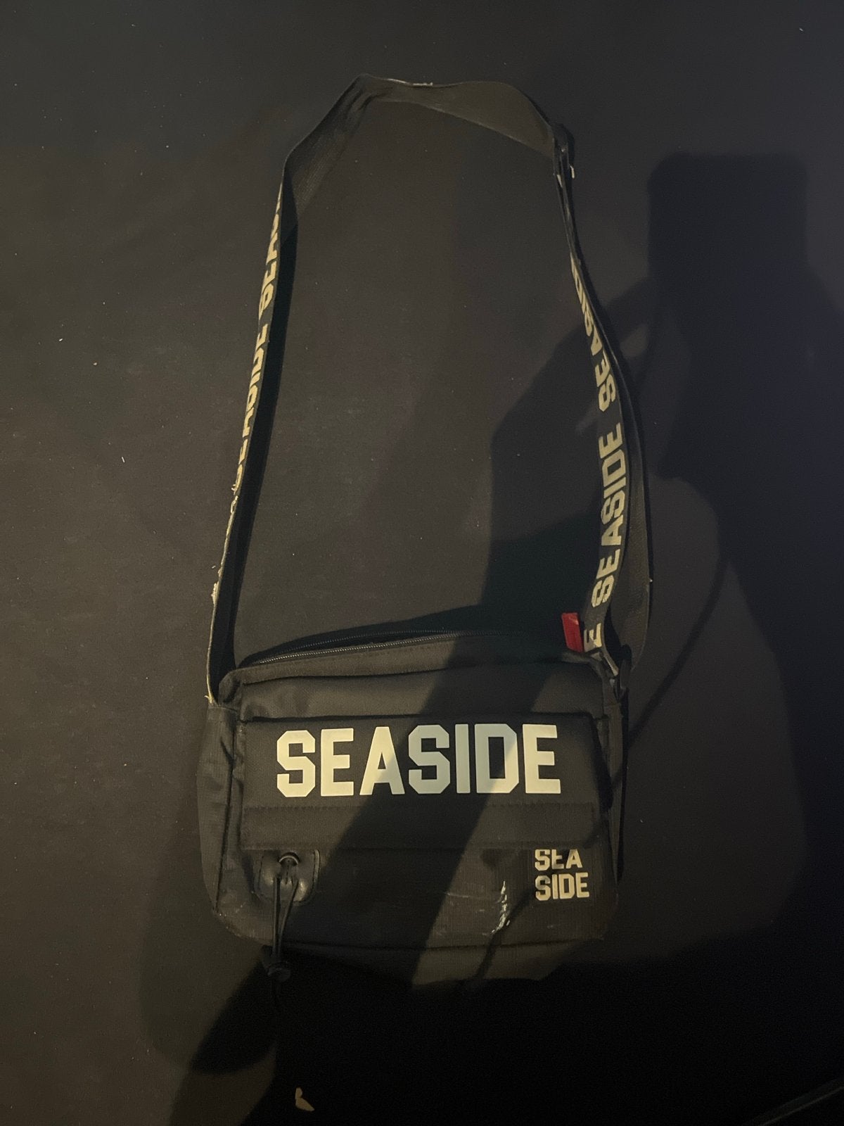 Seaside schoudertas - Zwart met witte opdruk, Sieraden, Tassen en Uiterlijk, Ophalen, Gebruikt, Zwart, Overige merken