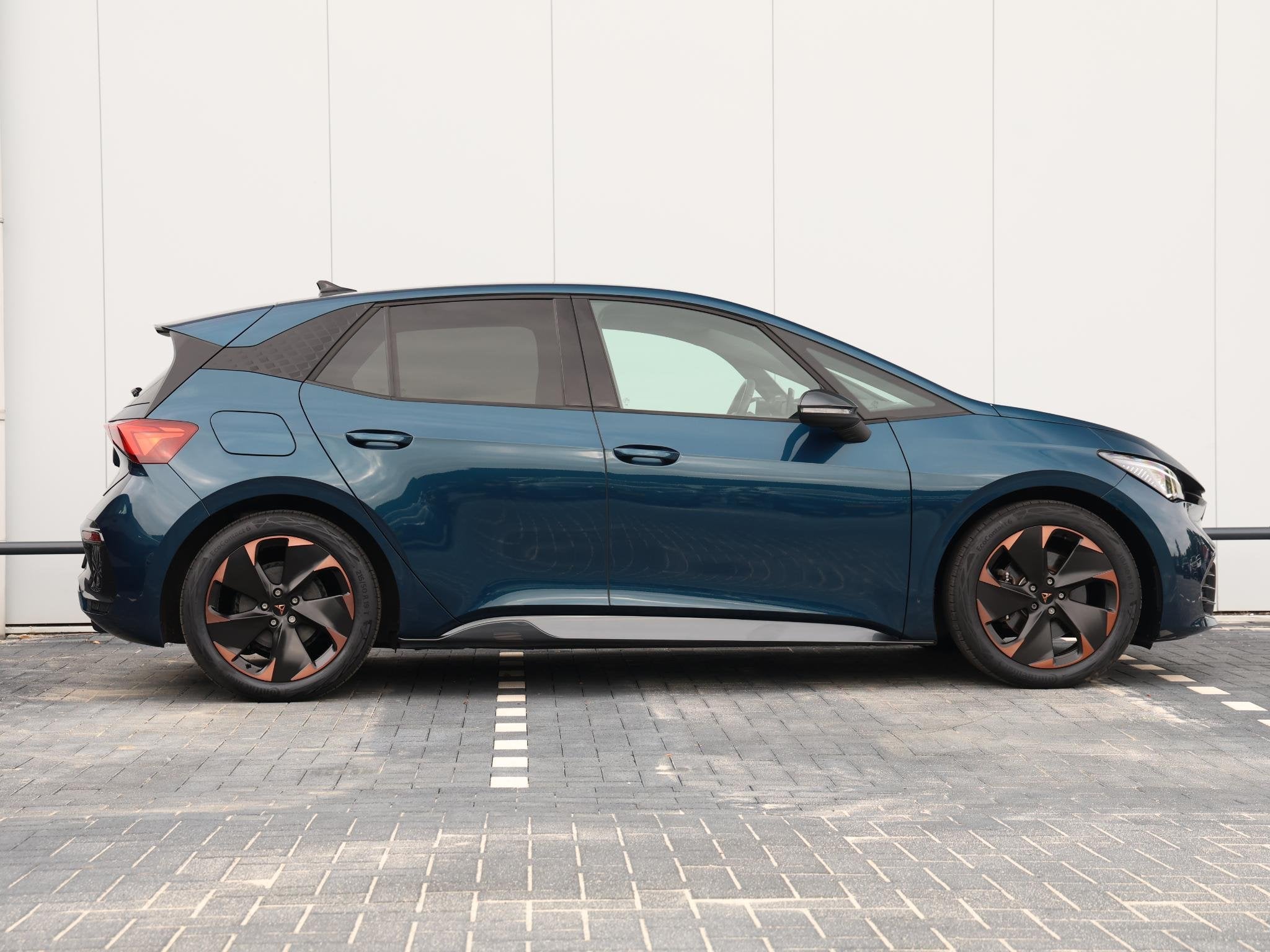 CUPRA Born Performance 62 kWh 204pk | Navigatie | Cruise con, Auto's, Cupra, Automaat, Gebruikt, Zwart, Automatische klimaatregeling