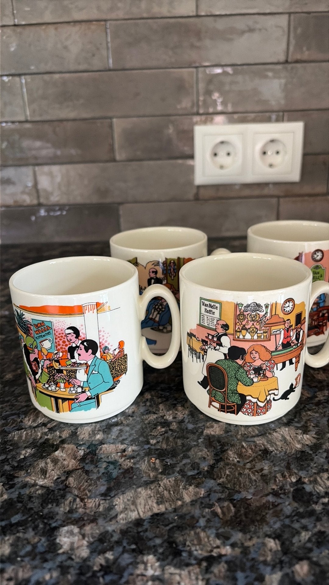 4 Van Nelle bekers Villeroy & Boch, Ophalen of Verzenden, Zo goed als nieuw, Overige stijlen, Kop(pen) en/of Schotel(s)