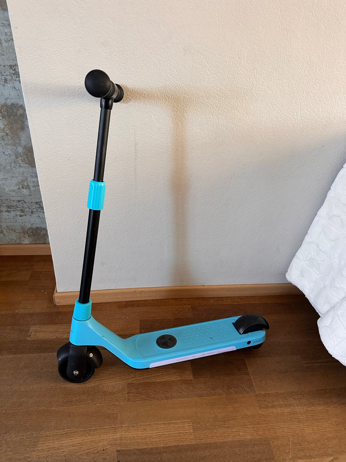 dEnver Elektrische Step Kinderen - Blauw - 6km/u - LED, Fietsen en Brommers, Steps, Ophalen, Zo goed als nieuw, Elektrische step (E-scooter)