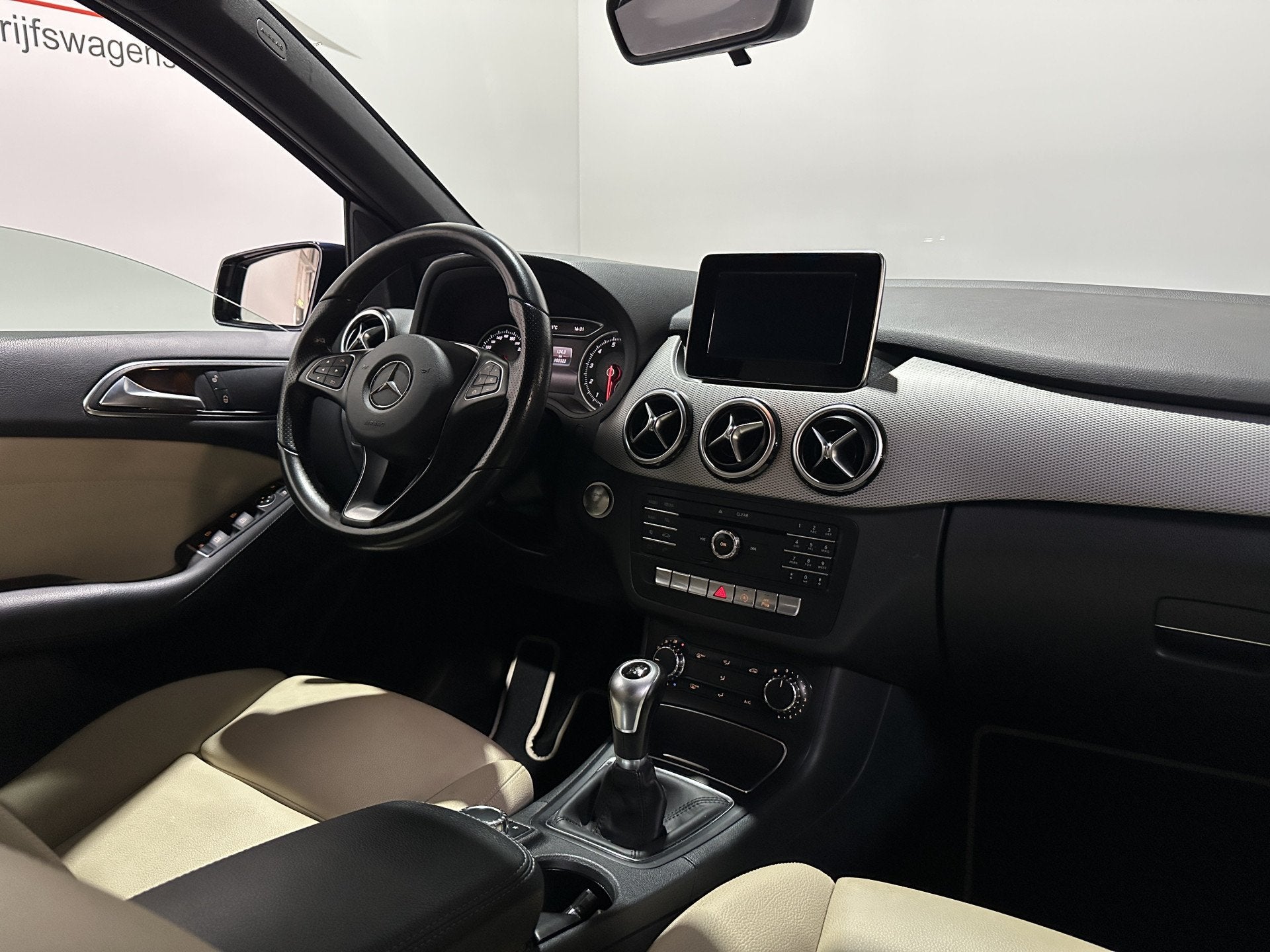 Mercedes-Benz B-Klasse 160 Ambition - Leder / Navi / Bluetoo, Auto's, Voorwielaandrijving, Gebruikt, 4 cilinders, Blauw