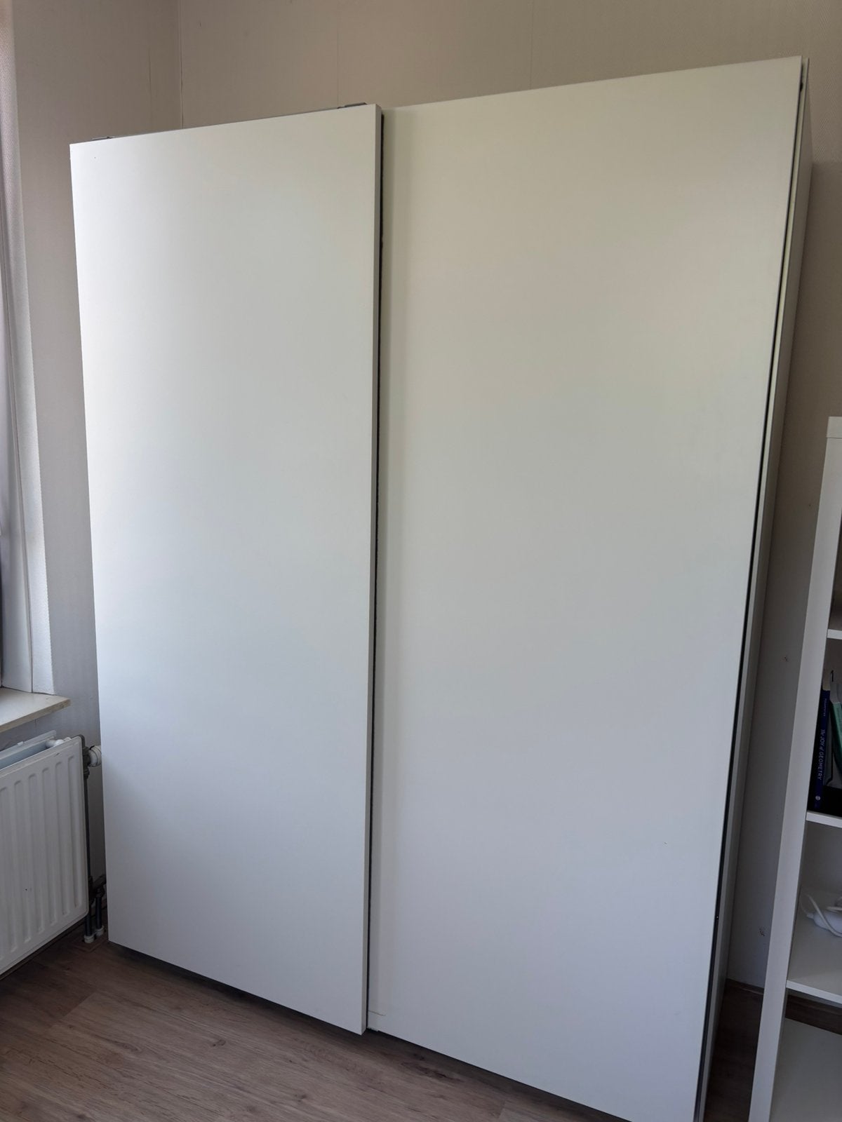 2 Royale Kledingkasten met schuifdeuren, Huis en Inrichting, Kasten | Roldeurkasten en Archiefkasten, Ophalen, Gebruikt, 100 tot 150 cm