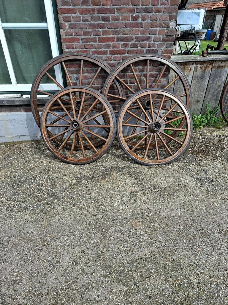 Antieke wagenwielen koetswielen karewielen, Antiek en Kunst, Antiek | Overige Antiek, Ophalen