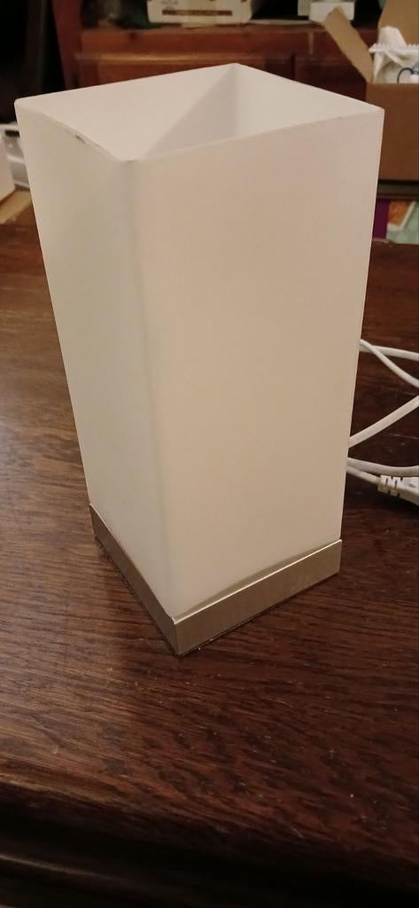 Lucide Tafellamp - Modern Design, Wit Glas en Metaal € 30,00, Huis en Inrichting, Lampen | Tafellampen, Ophalen, Zo goed als nieuw