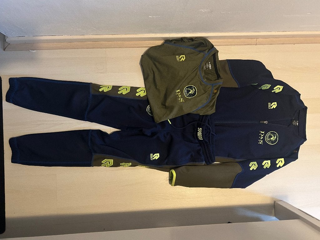 Trainingspak maat 140 Sparta, Jongen of Meisje, Sport- of Zwemkleding, Ophalen of Verzenden, Zo goed als nieuw