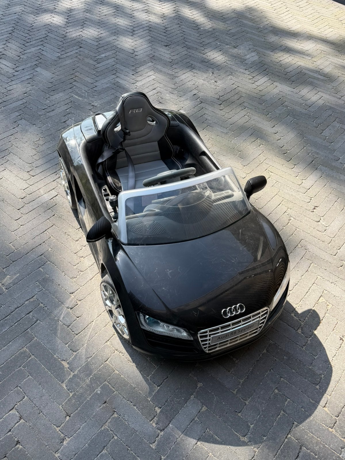 Speelgoed accu auto Audi R8, Kinderen en Baby's, Speelgoed | Speelgoedvoertuigen, Ophalen, Gebruikt