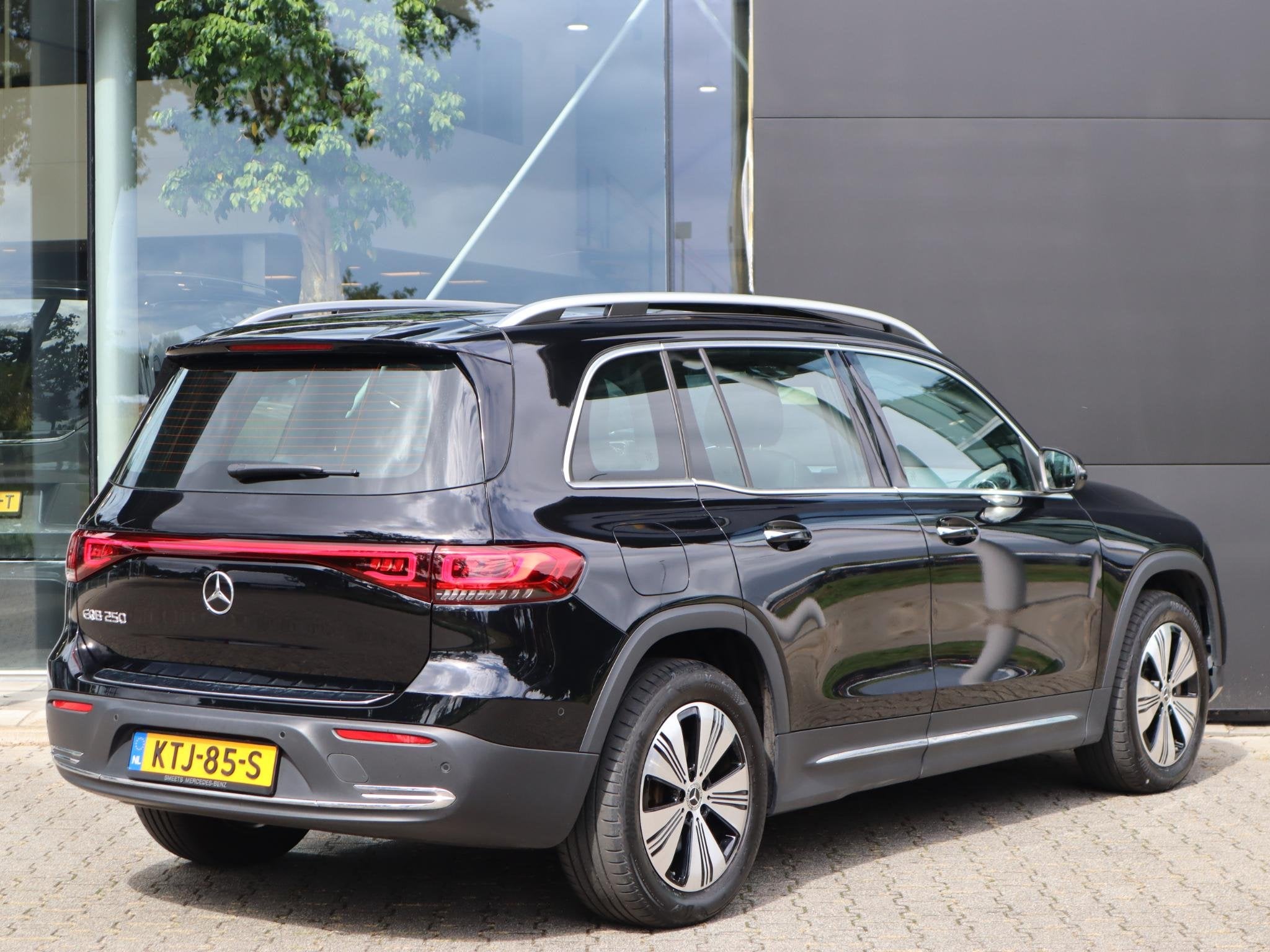 Mercedes-Benz EQB 250 Luxury Line 67 kWh, Gebruikt, 190 pk, Zwart, 67 kWh