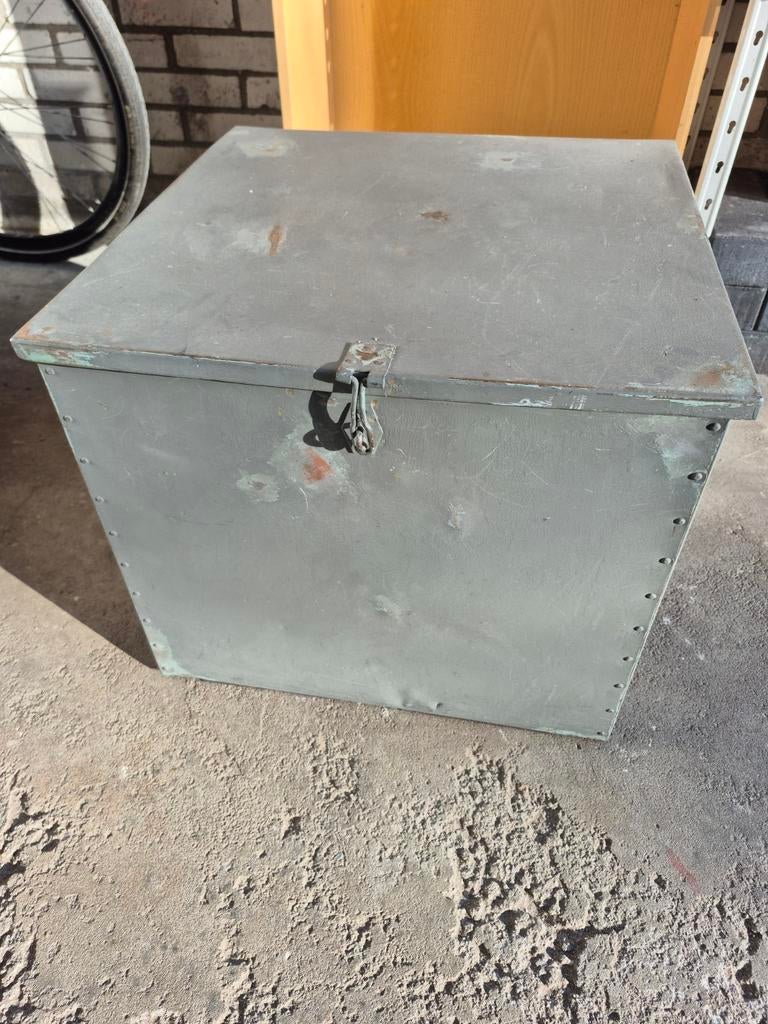 Opbergkist/ bijzettafel, Ophalen, Gebruikt, 50 tot 100 cm, Metaal