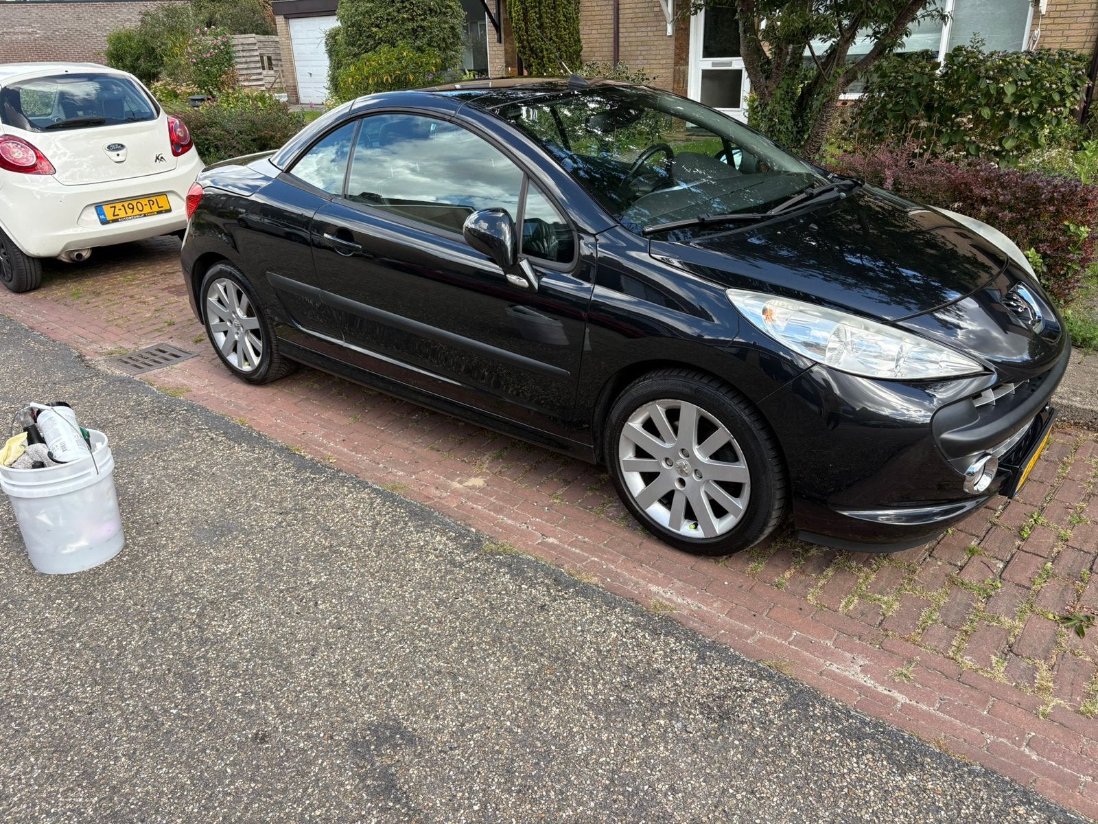 Peugeot 207 1.6 16V CC 110KW 2007 Zwart, Voorwielaandrijving, Euro 5, Airbags, Zwart