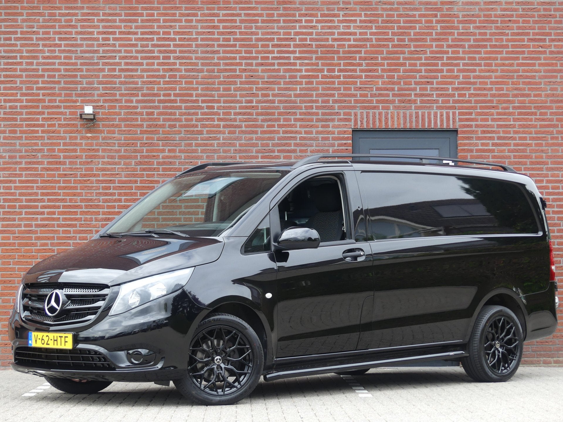 Mercedes-Benz Vito 114 CDI Lang Side bars/Navigatie/Camera, Gebruikt, Euro 6, 4 cilinders, Zwart